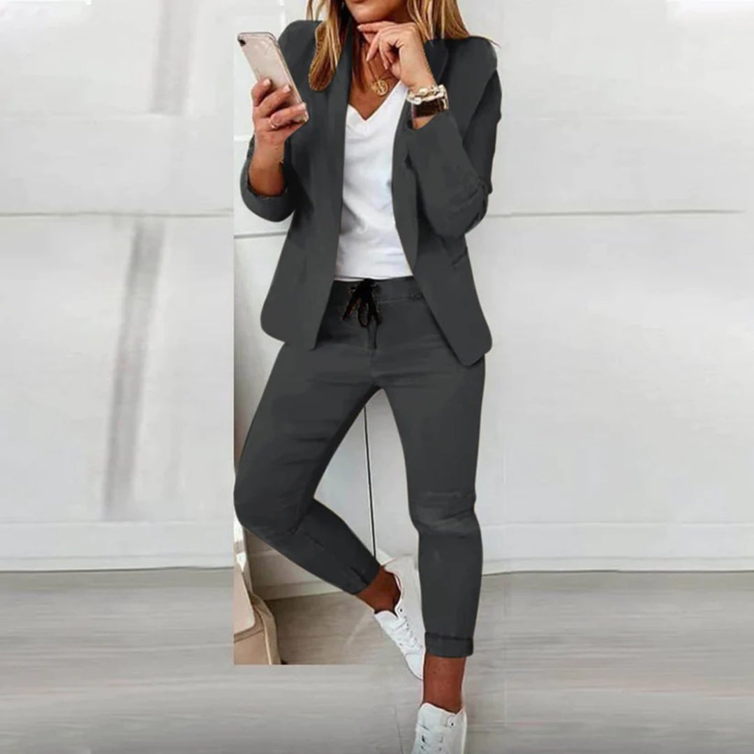 Alvhilde | Alsidigt Outfit med Blazer og Joggerbukser til Damer